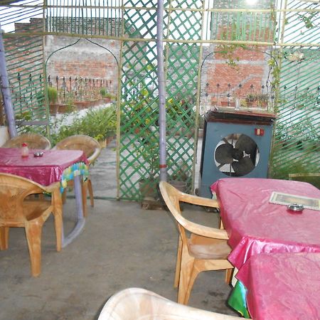 Elvis Guest House Waranasi Zewnętrze zdjęcie