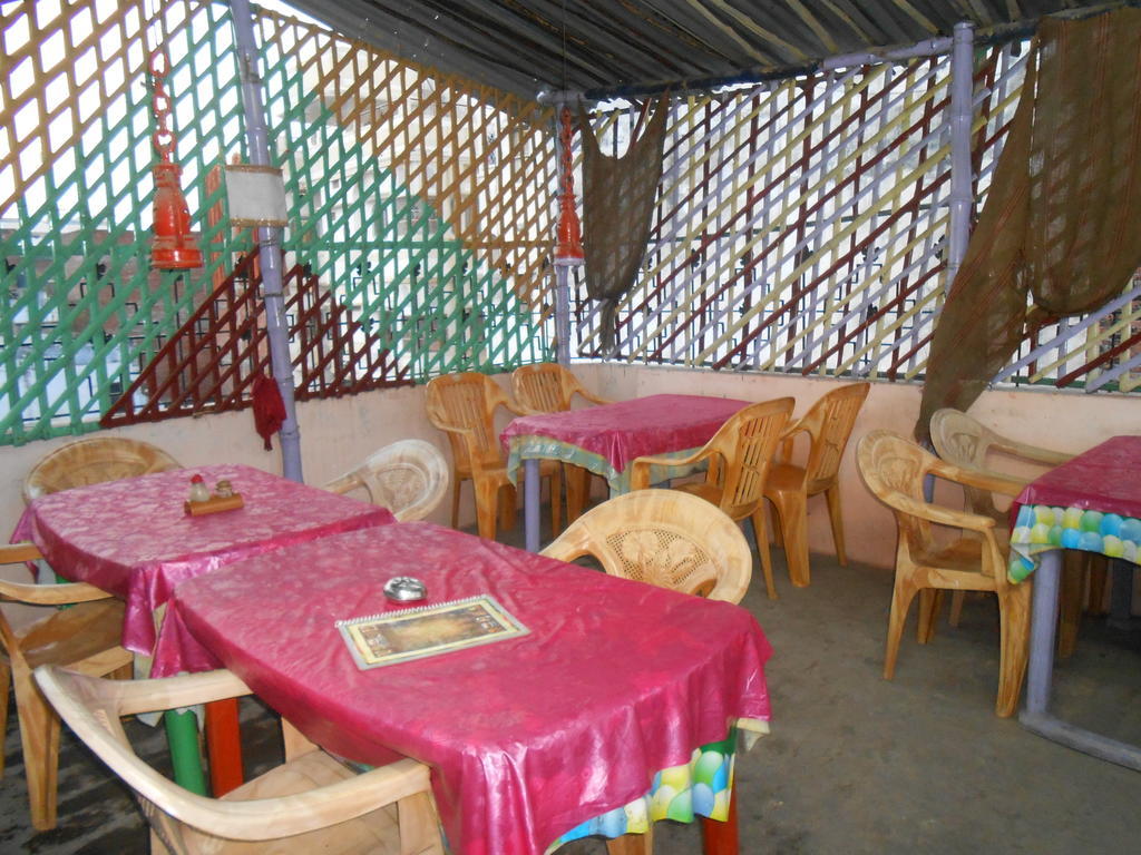 Elvis Guest House Waranasi Zewnętrze zdjęcie